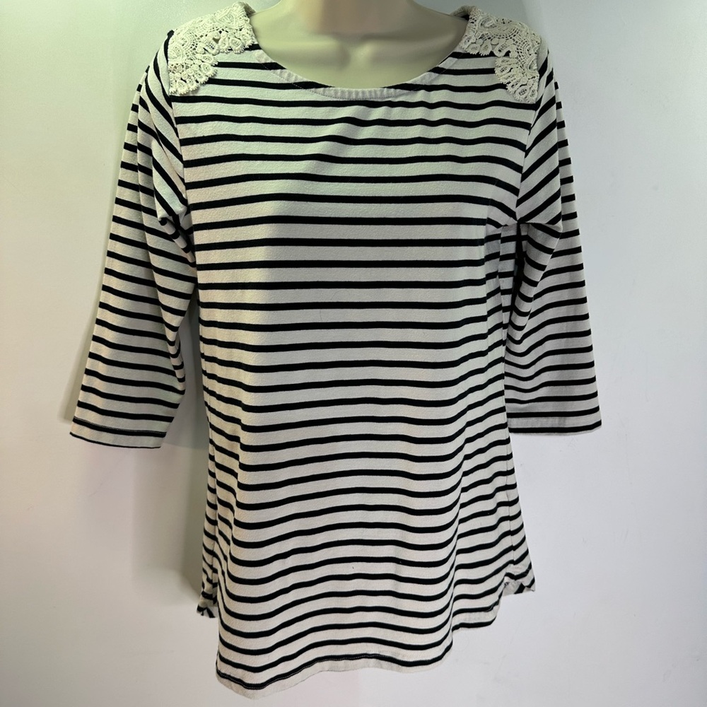 Kate Park striped black and white women’s top size small lace details soft knit
